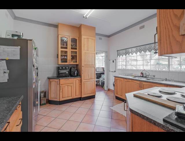 4 BEDROOM HOUSE FOR SALE IN CLUBVIEW